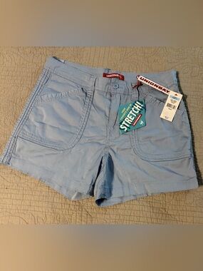 UNIONBAY Light Blue Stretch Shorts Juniors Size 5. New with tags.